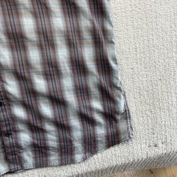 ARC’TERYX Brohm Shirt Men Blue / Burgundy Plaid Short Sleeve Button Up XL READ** - Picture 5 of 16